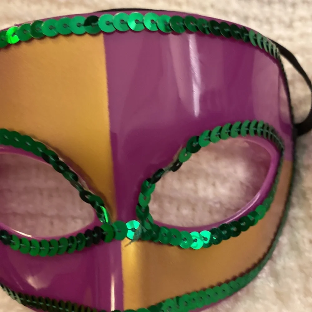 Set of 7 Mardi Gras Masks! Hard plastic purple masks. Very hearty and will last!